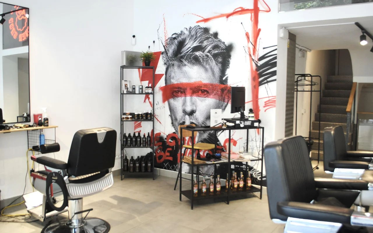 peuqueria barcelona hombre Skull Barber Shop Bruc